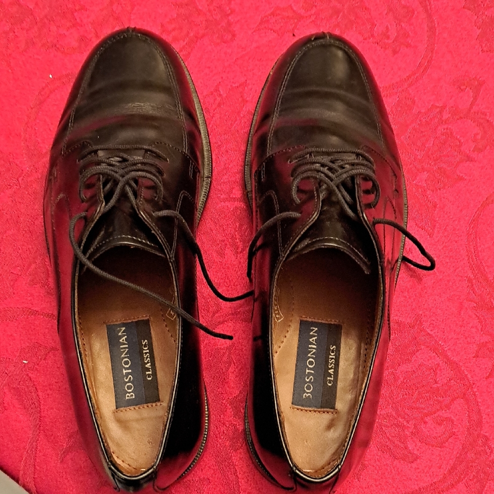 Bostonian Classics Men's Dark Brown Oxfords